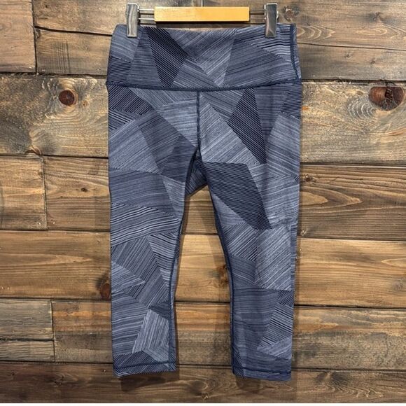 Lululemon Wunder Under Crop (high rise) - Picture 2 of 4